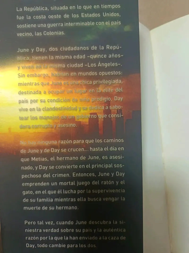 Libro Legend de Marie Lu en buen estado - 4