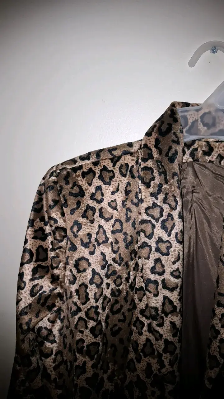 Blazer de Leopardo pra Mujer en BuenEstado Vintage - 3