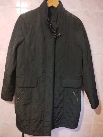 Chaqueta negra acolchado para mujer - miniatura 1