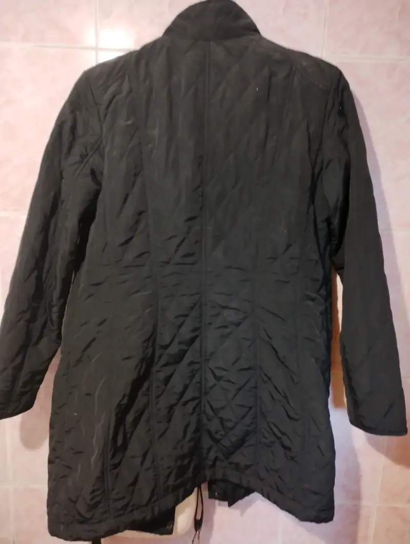 Chaqueta negra acolchado para mujer - 3