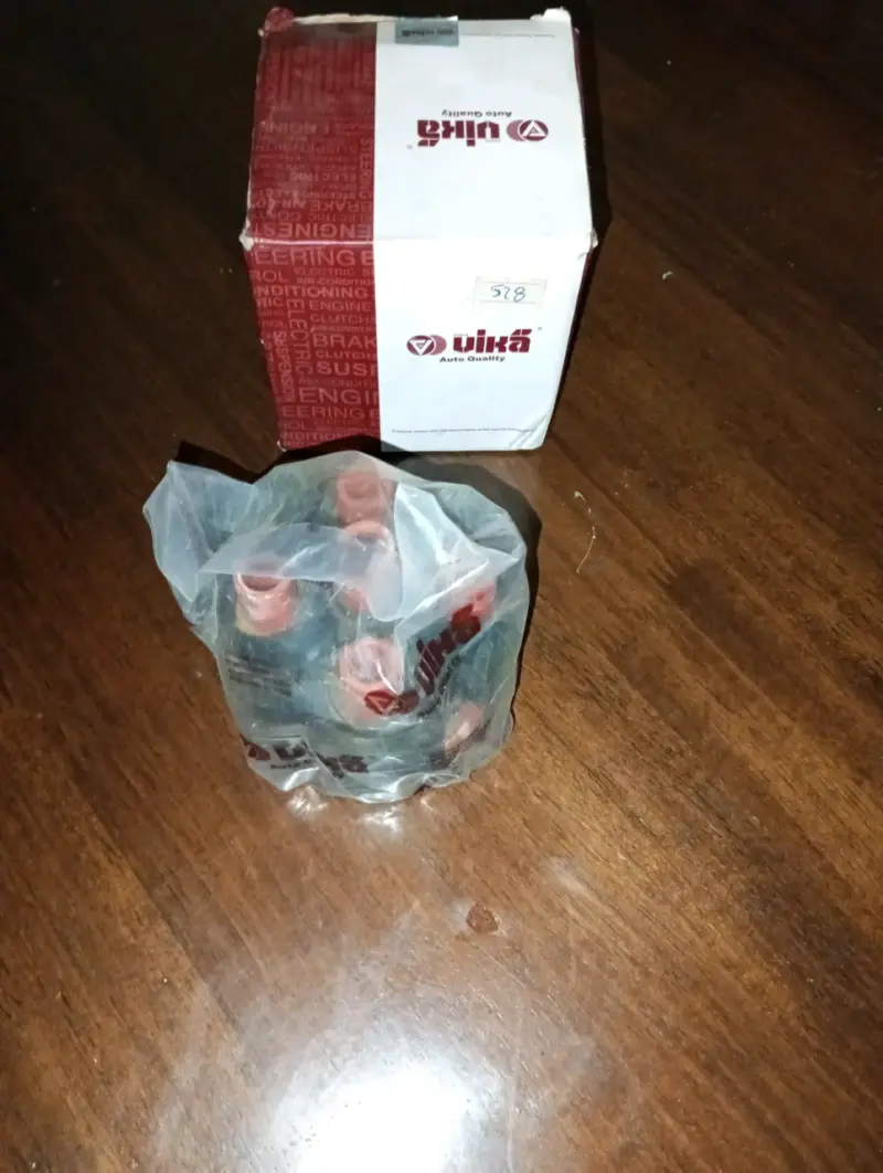Juego de bujías de encendido Vika para auto - 1