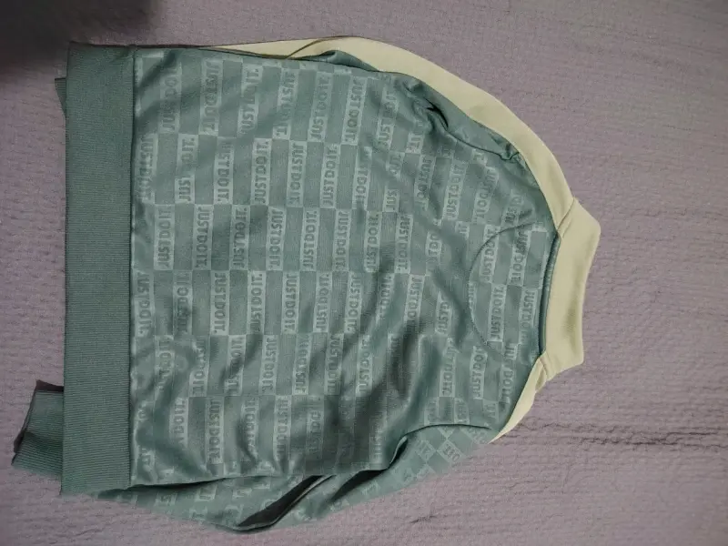 Conjunto deportivo verde Nike para niños - 4