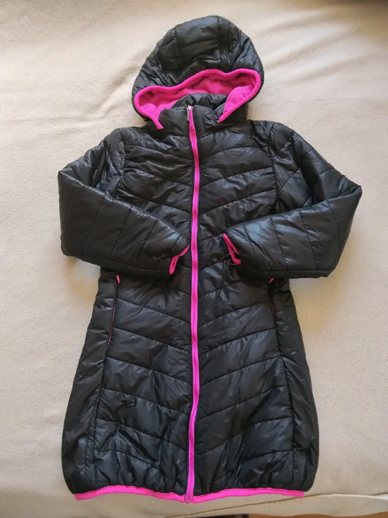 Abrigo reversible para niña negro y rosado - 1