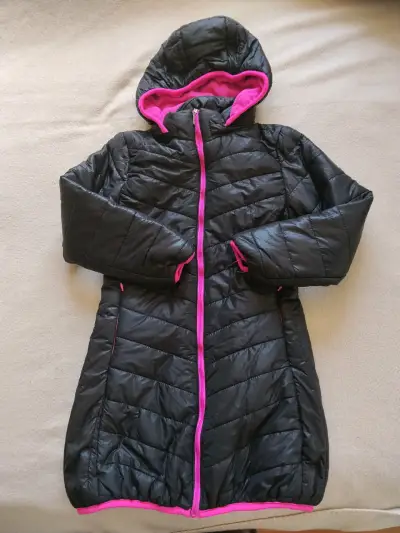 Abrigo reversible para niña negro y rosado - miniatura 1