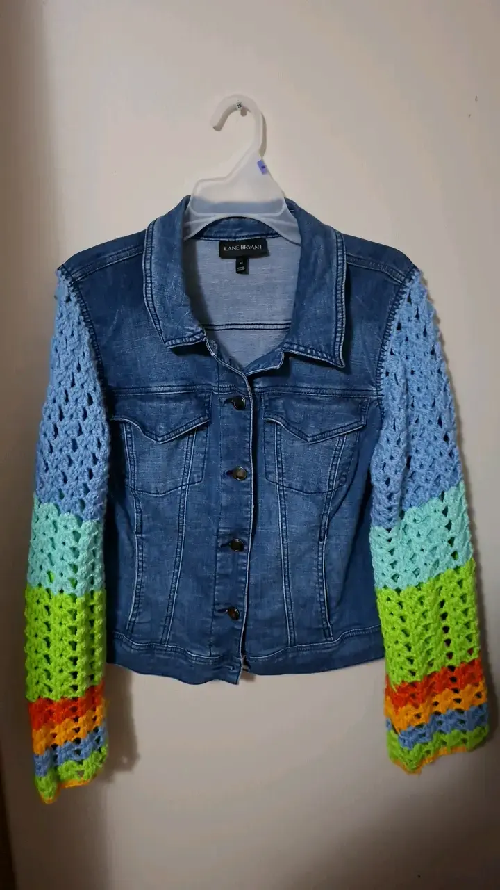 Chaqueta de mezclilla con mangas tejidas Lane Bryant - 1