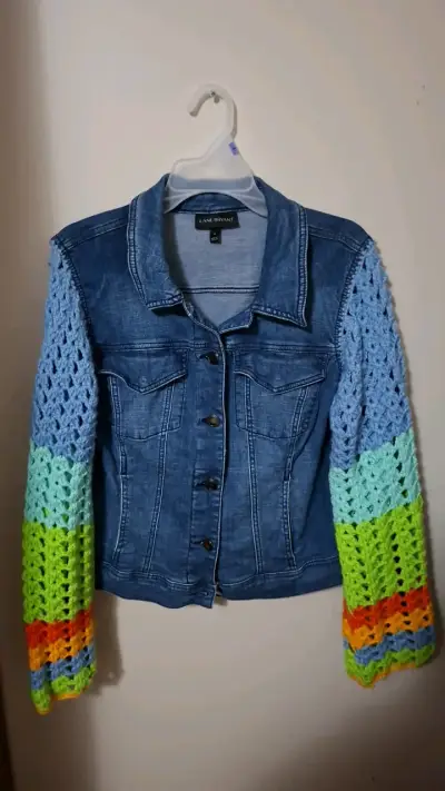 Chaqueta de mezclilla con mangas tejidas Lane Bryant - miniatura 1