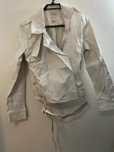 Chaqueta beige Forever 21 con cinturón - miniatura 1