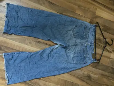 Jeans anchos desgastados para mujer - miniatura 2