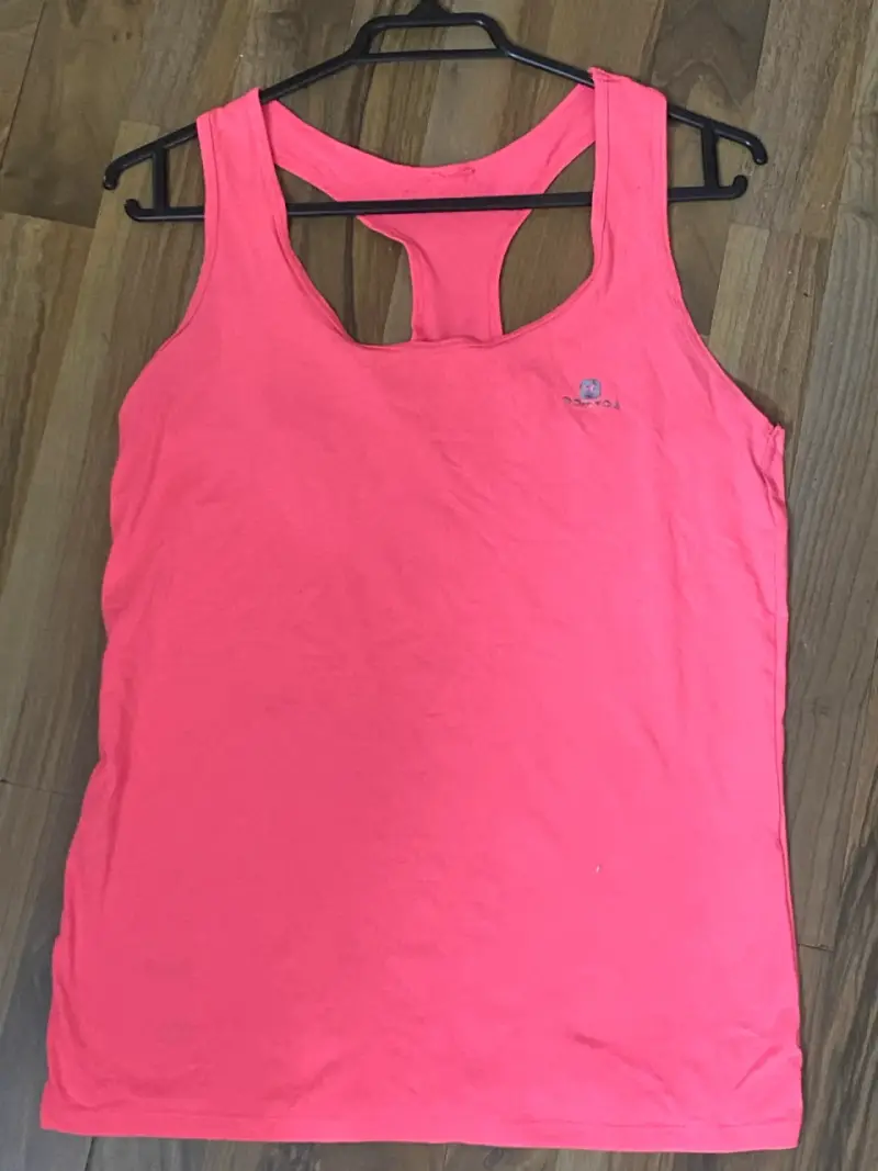 Polera deportiva rosada para mujer - 1