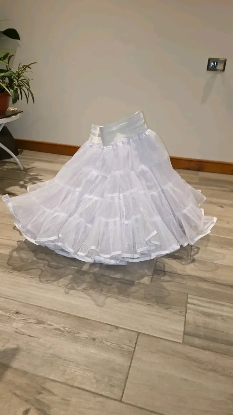 Vestido de baile folclórico con estampado floral - 4