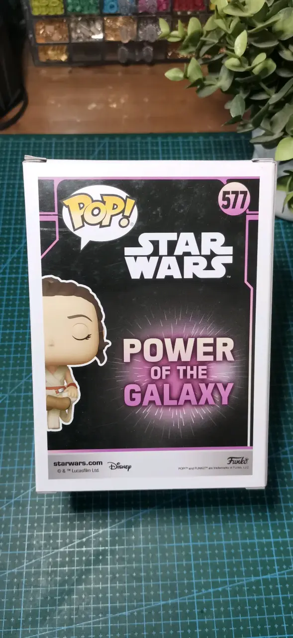 Funko Pop Star Wars Rey Exclusivo Amazon - 2