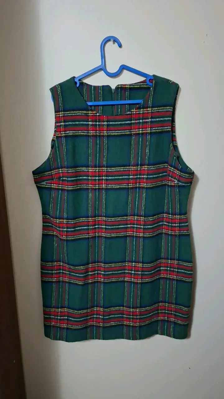 Vestido escocés sin mangas verde y rojo grueso - 1