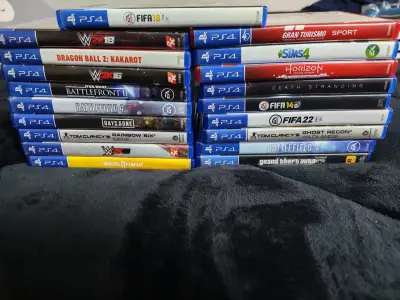 Consola PS4 Pro con juegos y accesorios - miniatura 1
