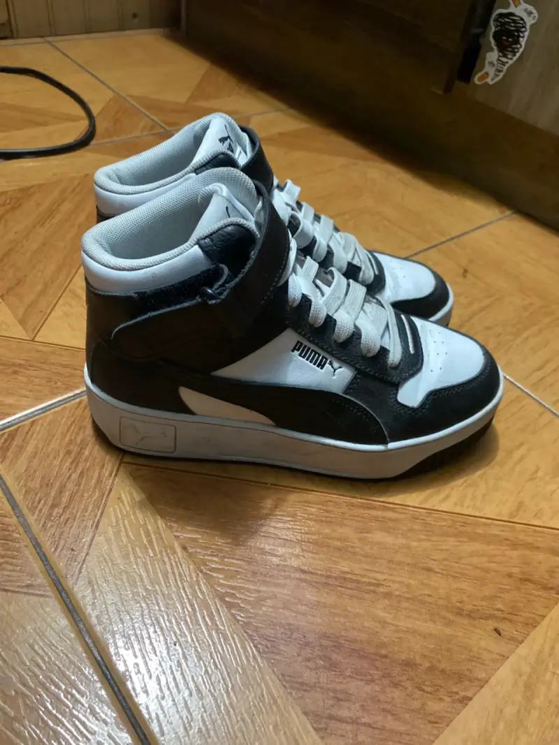 Zapatillas altas Puma blancas y negras - 2