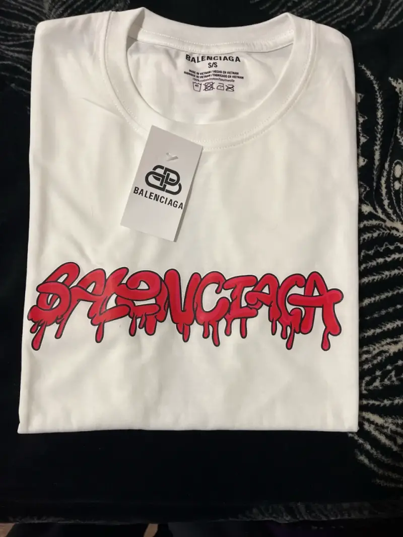 Polera Blanca Balenciaga Estilo Urbano
