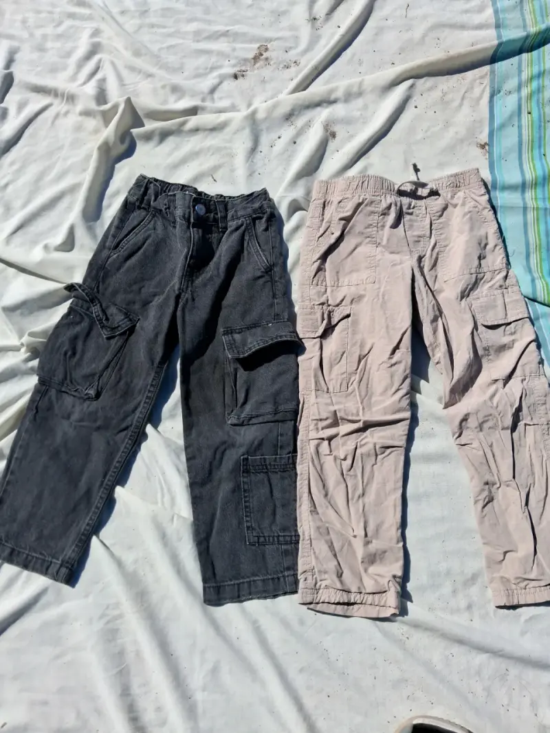 Ropa de niño variada con chaqueta azul - 1