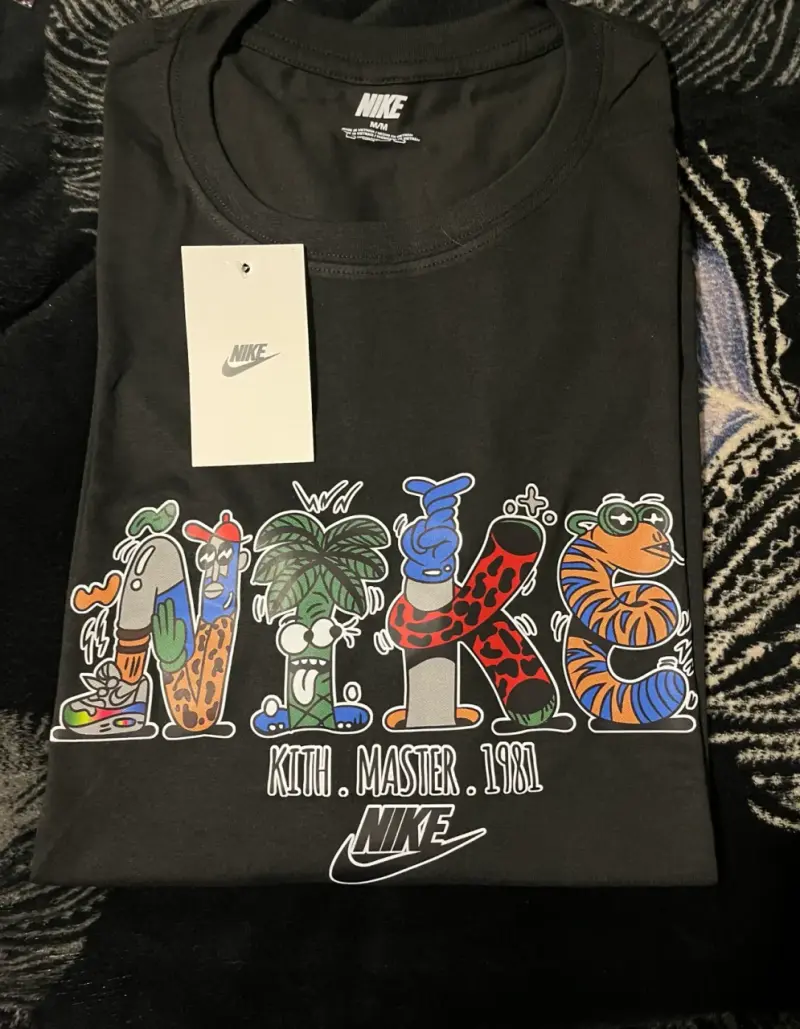Polera Nike Kith Master 1981 negra