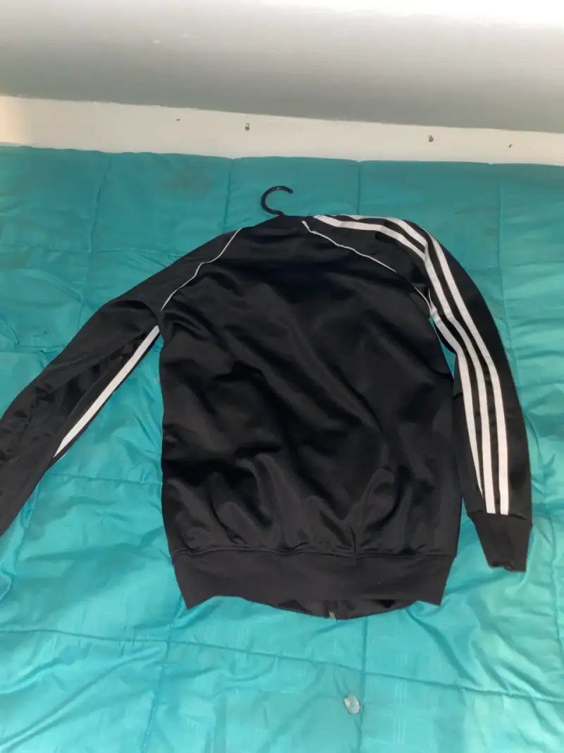 Chaqueta deportiva negra Adidas con logo - 3