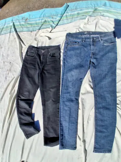 Lote de jeans para hombre y mujer en azul y negro - miniatura 1