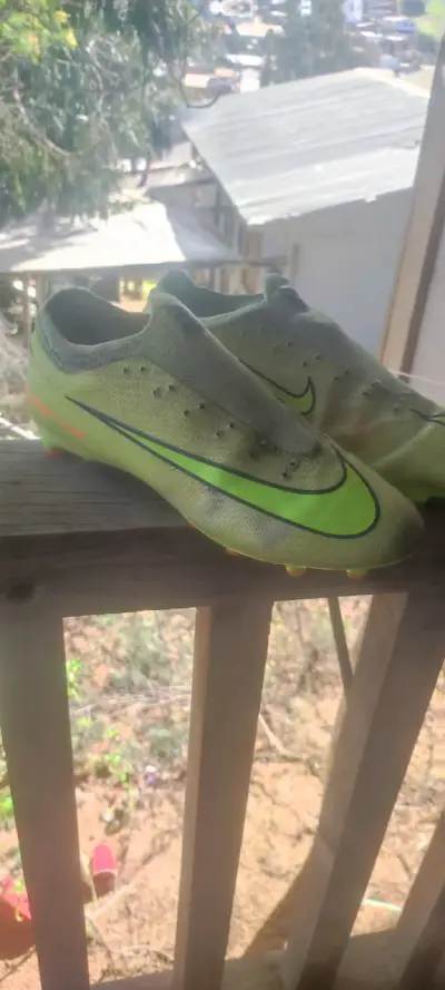 Zapatillas de fútbol Nike verdes - miniatura 1