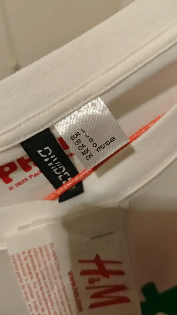 Polera blanca H&M con diseño de cerezas - 4