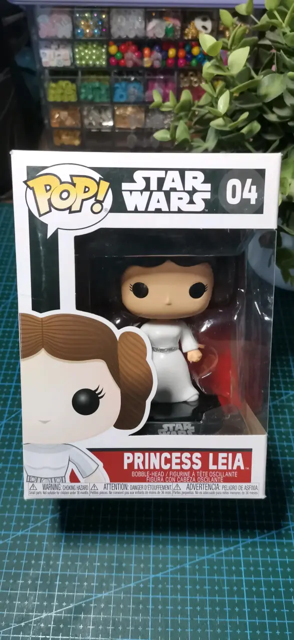 Figura Funko Pop Princess Leia Star Wars - 1