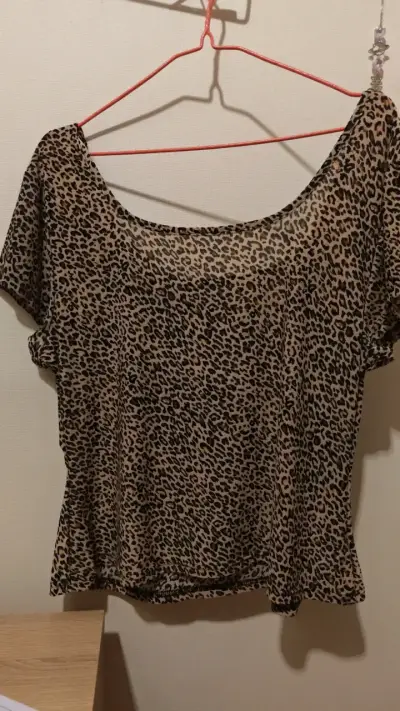 Blusa de Leopardo Shein Curve Talla 1XL - miniatura 2