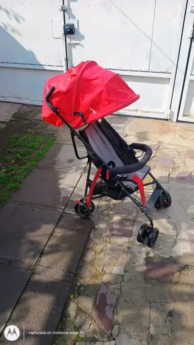 Coche de bebé plegable rojo Bebesit - miniatura 1