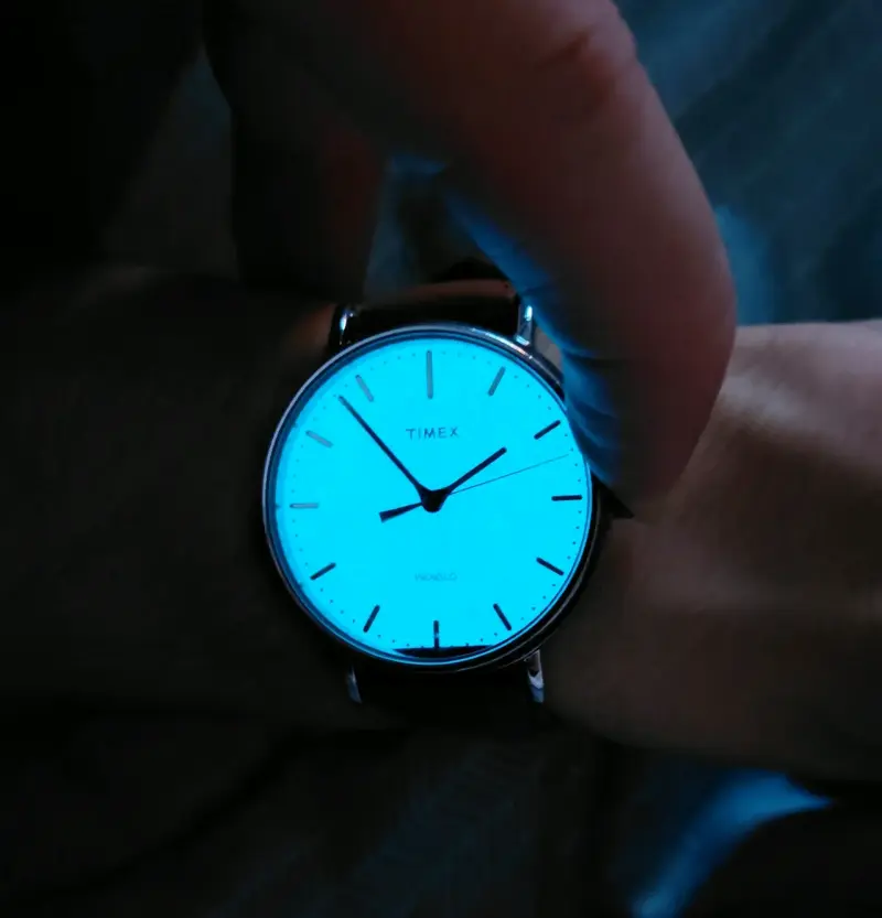 Reloj Timex Retroiluminado con correa de cuero - 3
