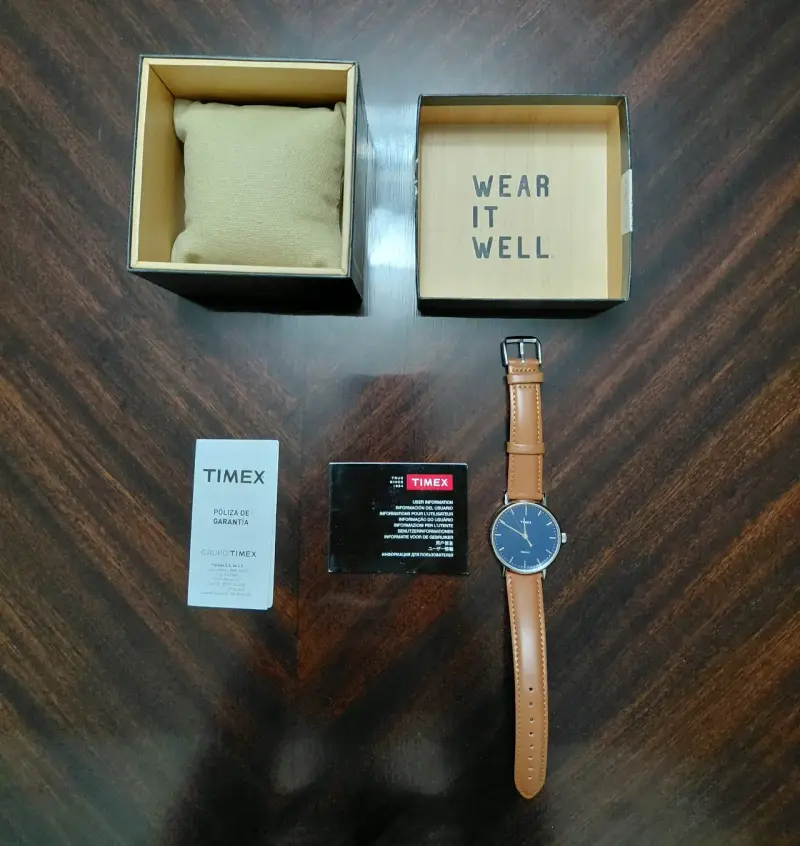 Reloj Timex Retroiluminado con correa de cuero - 5