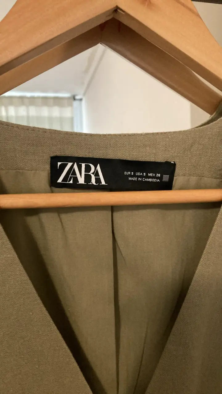 Chaleco sin mangas/Vest verde oliva Zara - 2