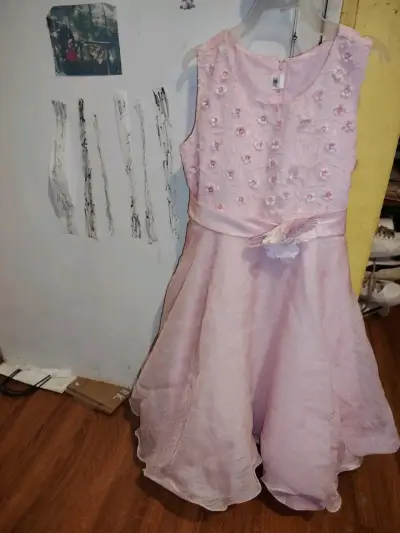 Vestido de fiesta infantil rosa con flores - miniatura 1