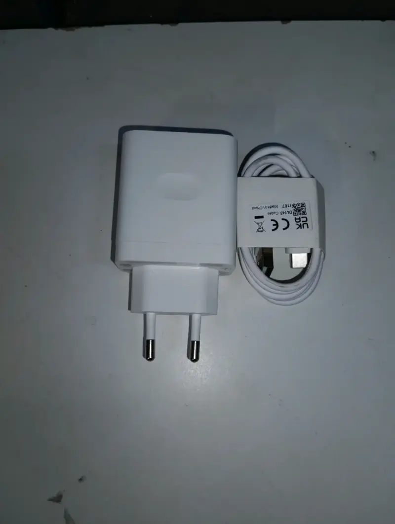 Cargador rápido USB 33W con cable - 1