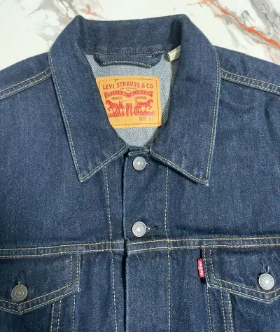 Chaqueta de mezclilla Levi's clásica azul - miniatura 3