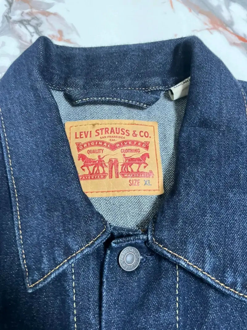 Chaqueta de mezclilla Levi's clásica azul - 4