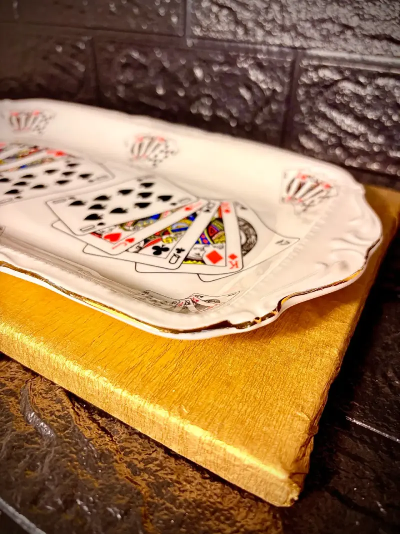 Bandeja de porcelana con diseño de cartas - 6