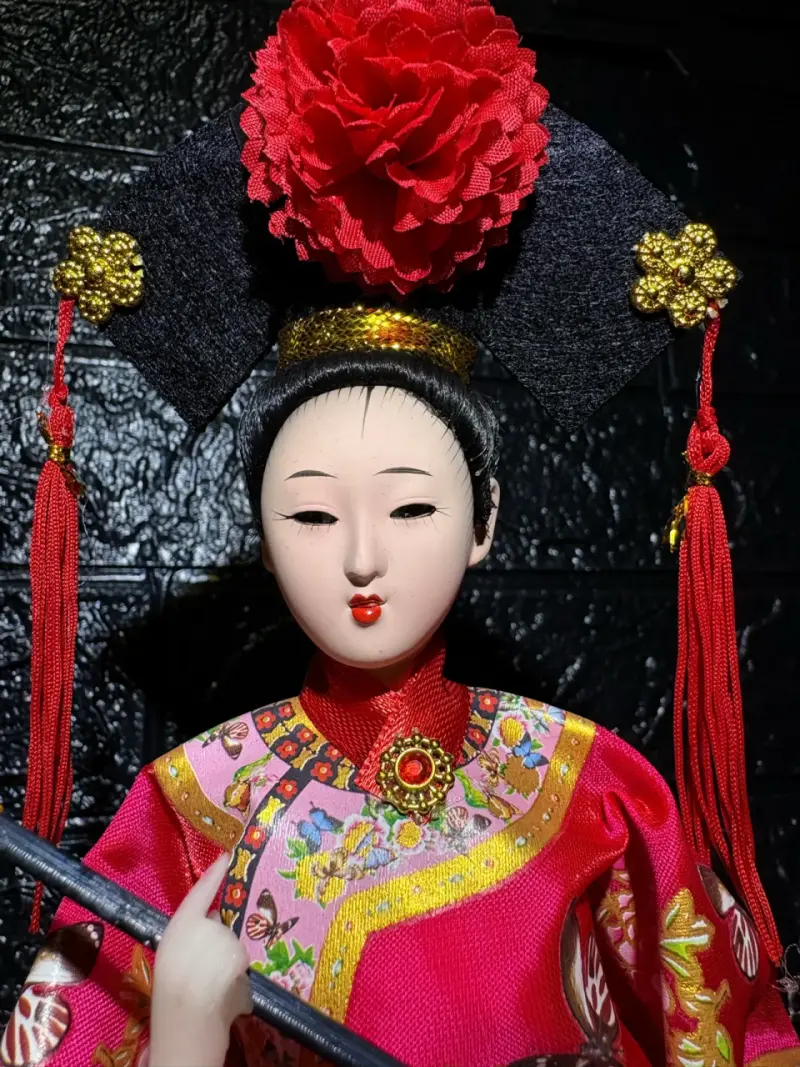 Figuras decorativas chinas  con trajes típico - 5
