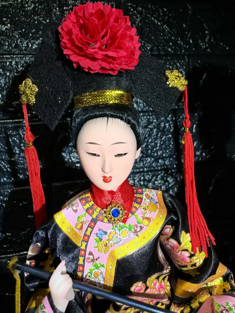 Figuras decorativas chinas  con trajes típico - 6