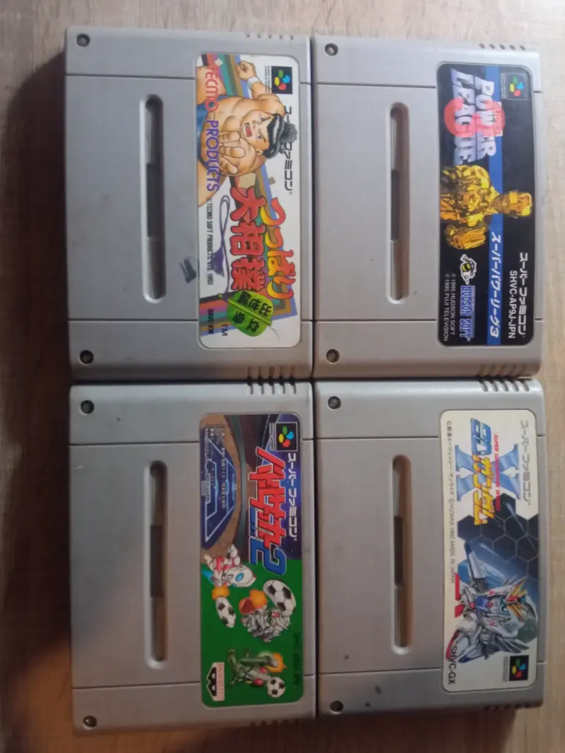 Cartuchos de juegos Super Famicom variados