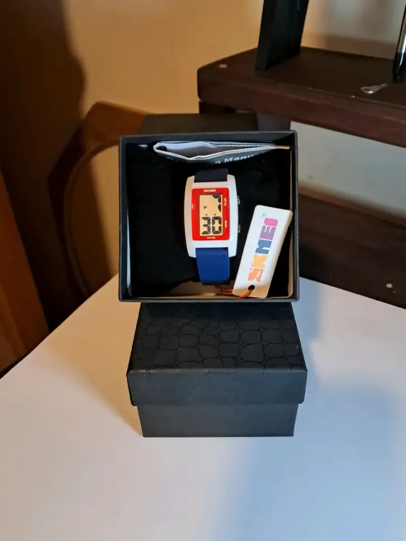 Reloj digital Skmei resistente al agua - 5