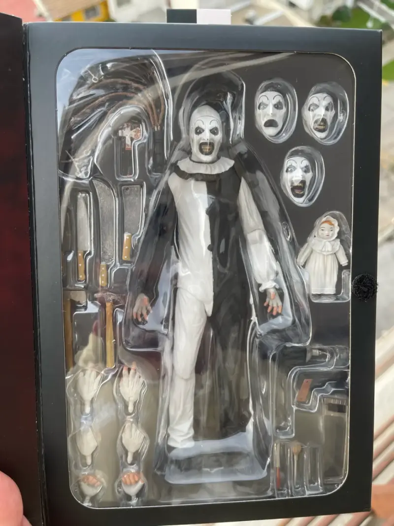 Terrifier Art the Clown Neca Ultimate - 1