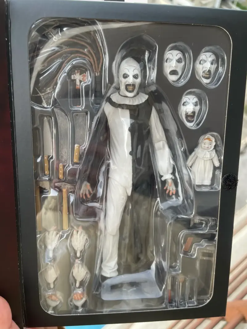 Terrifier Art the Clown Neca Ultimate - 4