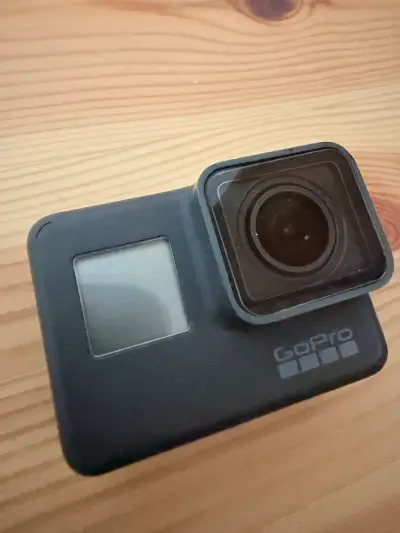 Cámara  GoPro Hero 5 Black con frame y soporte - miniatura 1