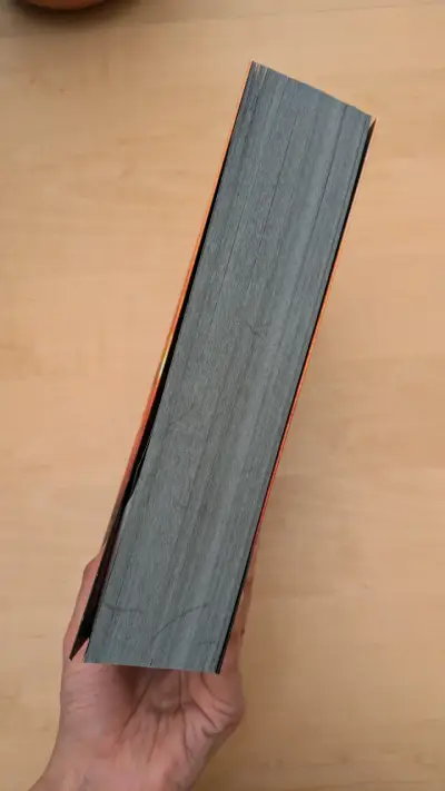 Libro 'Alas de Hierro' de Rebecca Yarros - miniatura 2