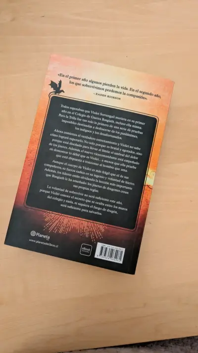 Libro 'Alas de Hierro' de Rebecca Yarros - miniatura 4