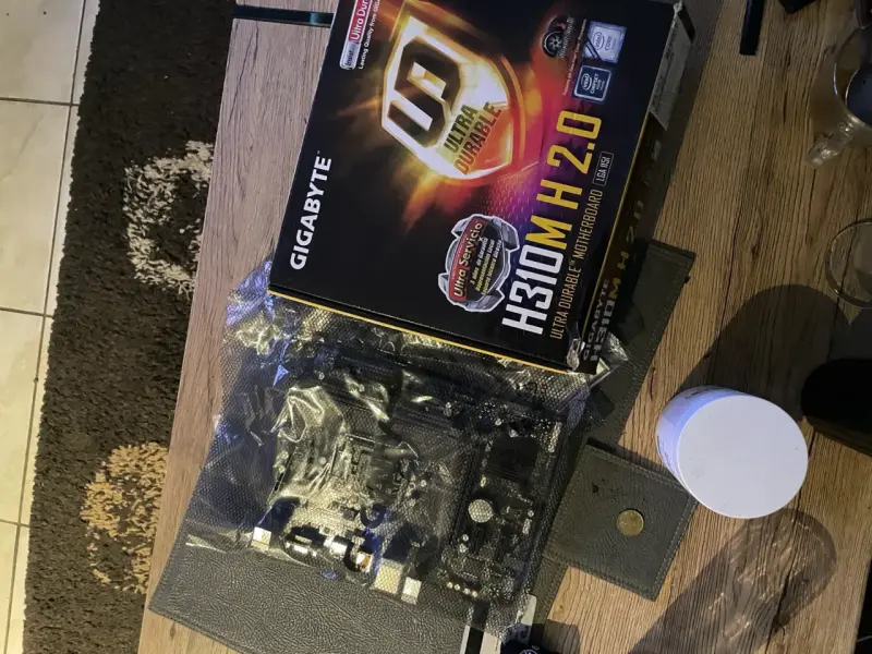 Placa Madre Gigabyte H310M H 2.0 - 1