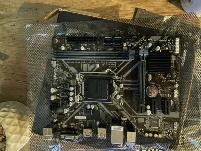 Placa Madre Gigabyte H310M H 2.0 - miniatura 2