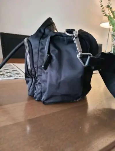Bolso bandolera negro de nylon - miniatura 2