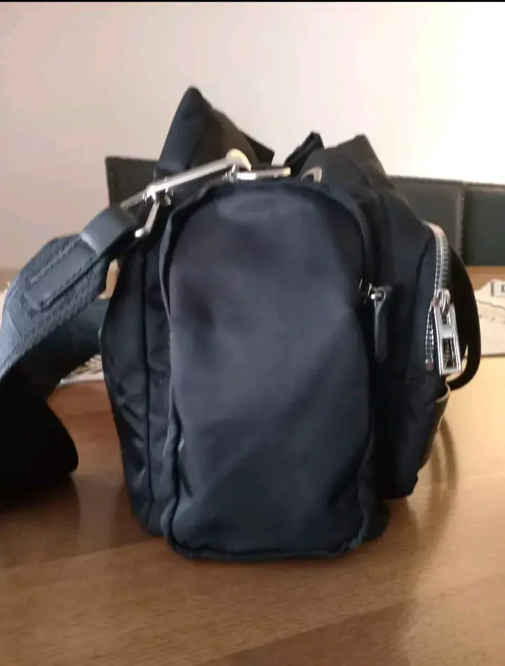 Bolso bandolera negro de nylon - 4