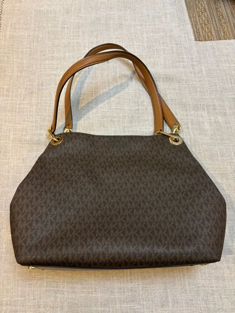 Bolso Michael Kors marrón con asas - 2